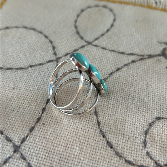 TWO rings one is a 9.25 silver ring sz is 7 AND the cream bow tie is sz 7 1/2 - Picture 7 of 11